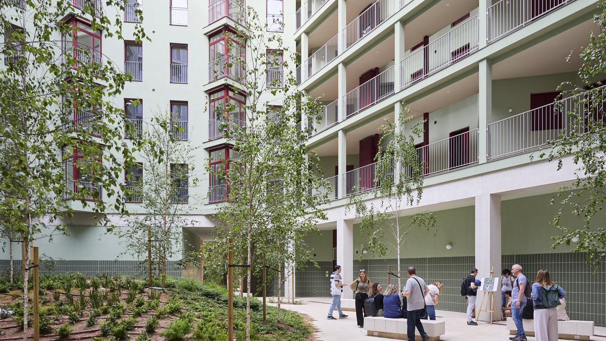 Zonas comunes de uno de los bloques de vivienda de la Promoción Illa Glòries