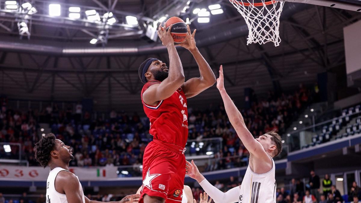 Josh Nebo castiga el aro madridista