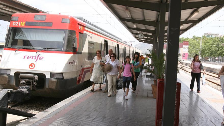 Una nueva avería en la línea C2 causa retrasos en los trenes de Xàtiva a València a primera hora de la mañana