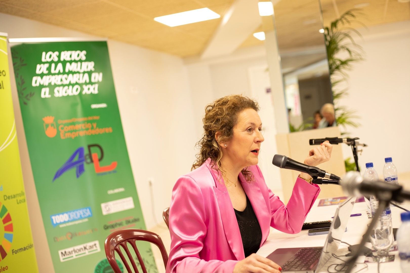 Todas las fotos del congreso de mujeres empresarias y emprendedoras en Orpesa