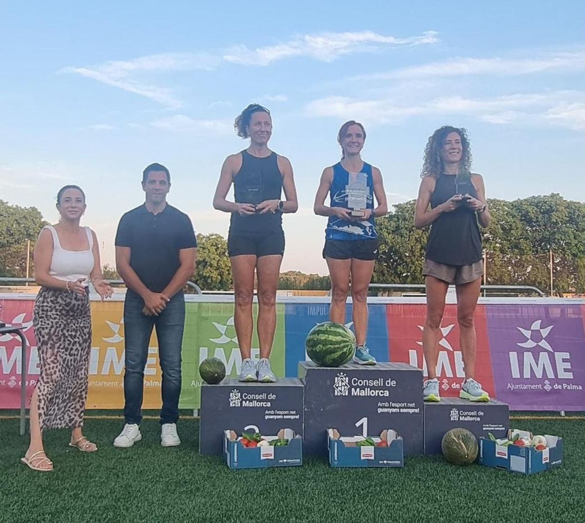 El podio femenino de la Cursada XII de Sant Jordi.