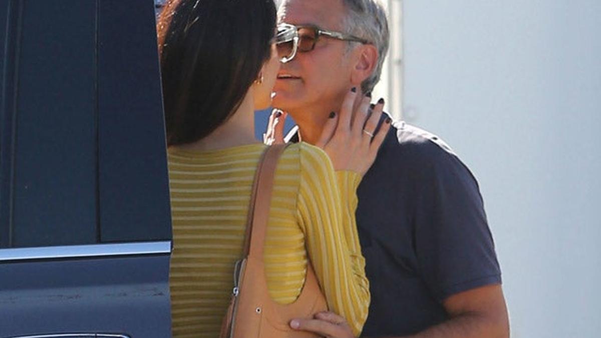 AMAL CLOONEY VISITA A SU MARIDO EN EL SET DE RODAJE