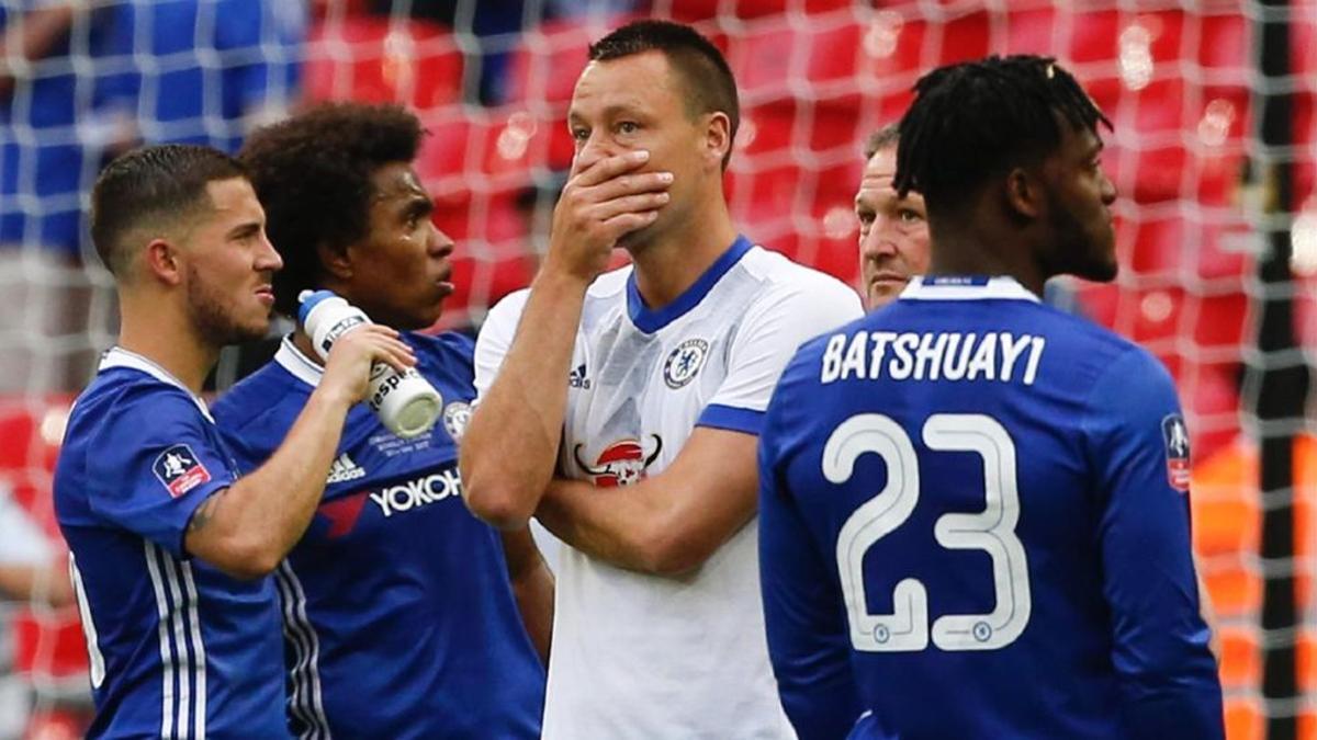 John Terry medita su futuro