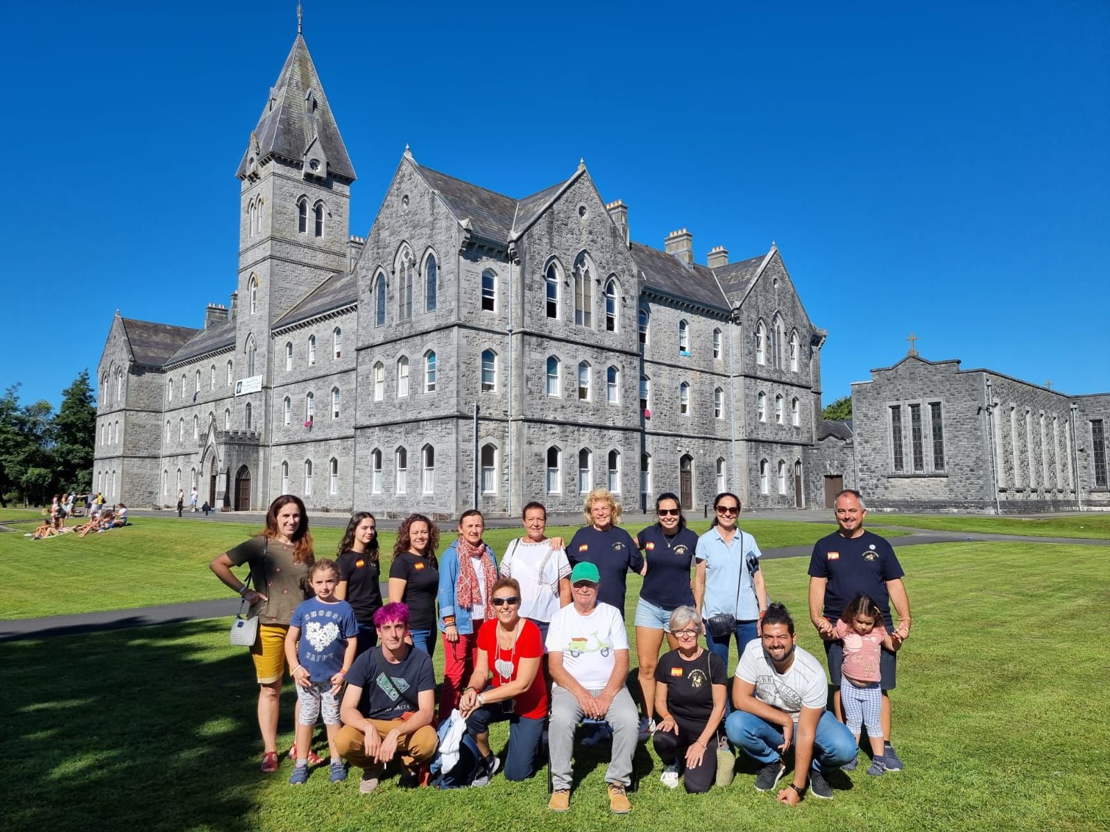 Grupo de Danzas Postiguet en Irlanda