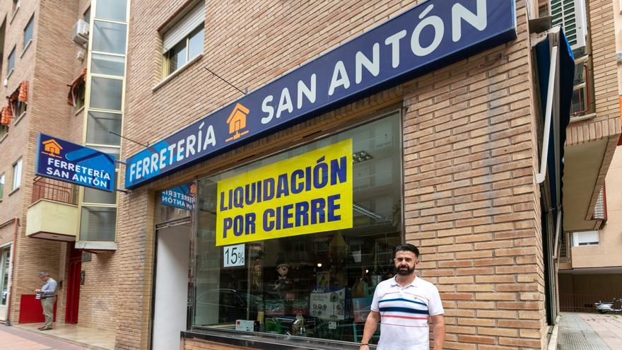 La mítica Ferretería San Antón de Murcia cierra tras 35 años: &quot;El monstruo Amazon me está comiendo&quot;