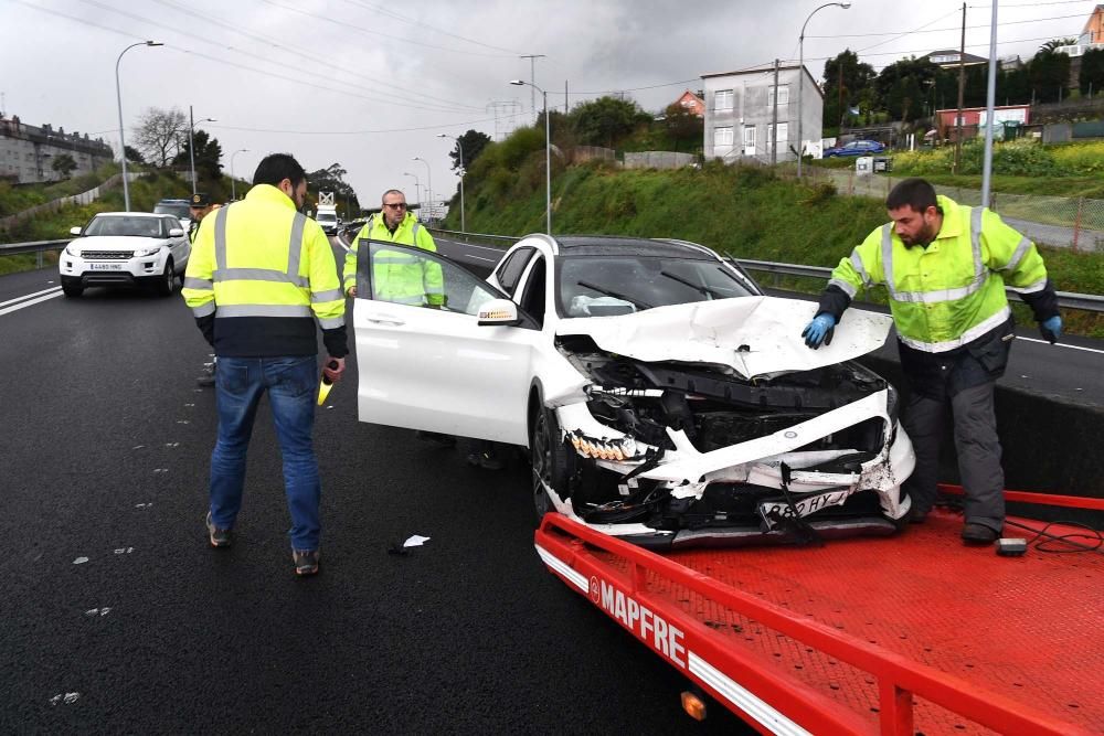 Dos de los coches han sufrido graves daños.