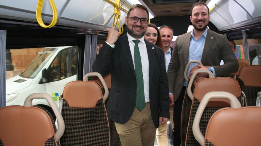 Dos nuevos microbuses para el transporte urbano de Lorca