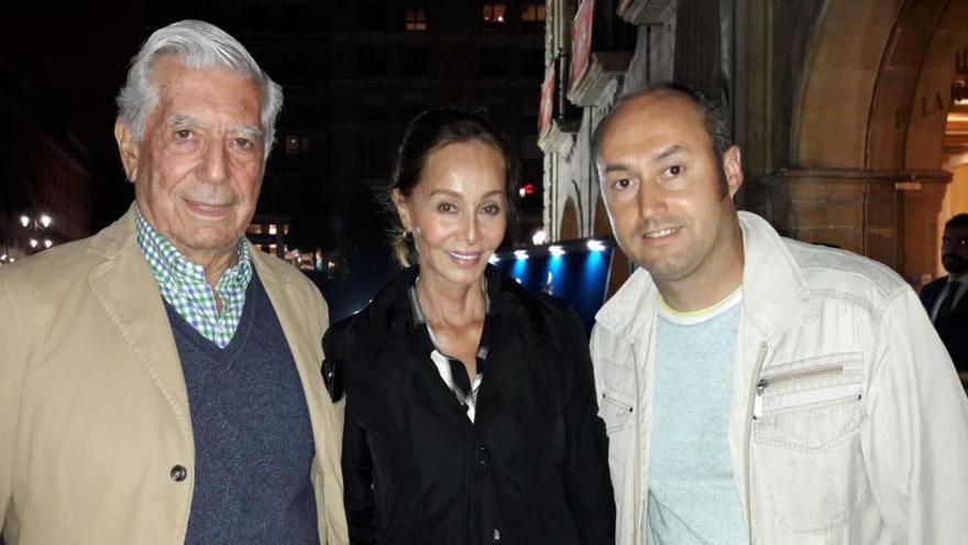 Mario Vargas Llosa e Isabel Preysler, en Oviedo para los Premios Princesa