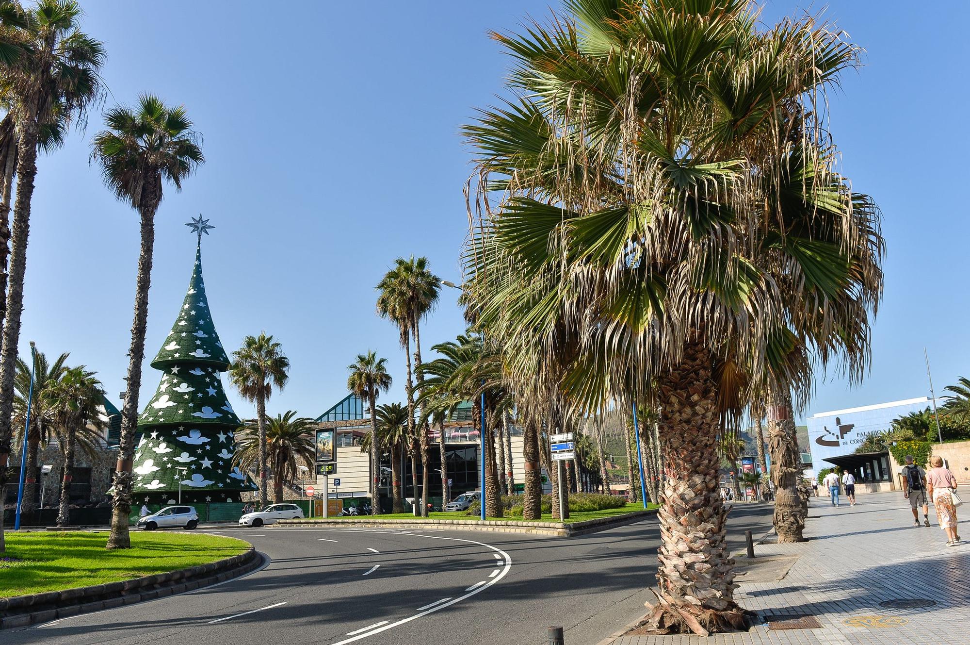 Árbol de Navidad en el CC Las Arenas