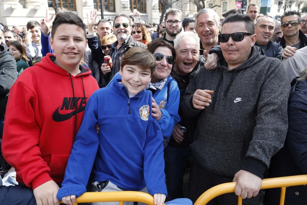 Búscate en la mascletà del 8 de marzo