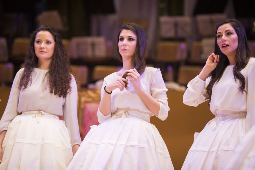 Ensayo de la exaltación de las falleras mayores