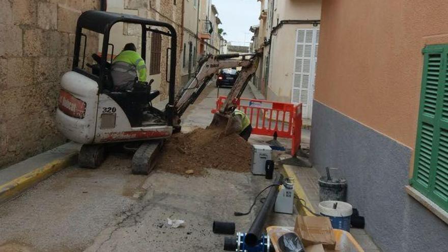 Obras de sustitución de conducciones de agua en la Creueta