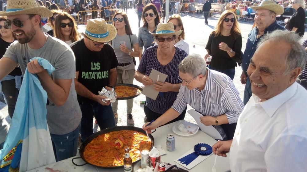 Miles de vecinos de Torrevieja disfrutan del Día de las Paellas en el recinto ferial con motivo de las fiestas patronales de La Purísima2018