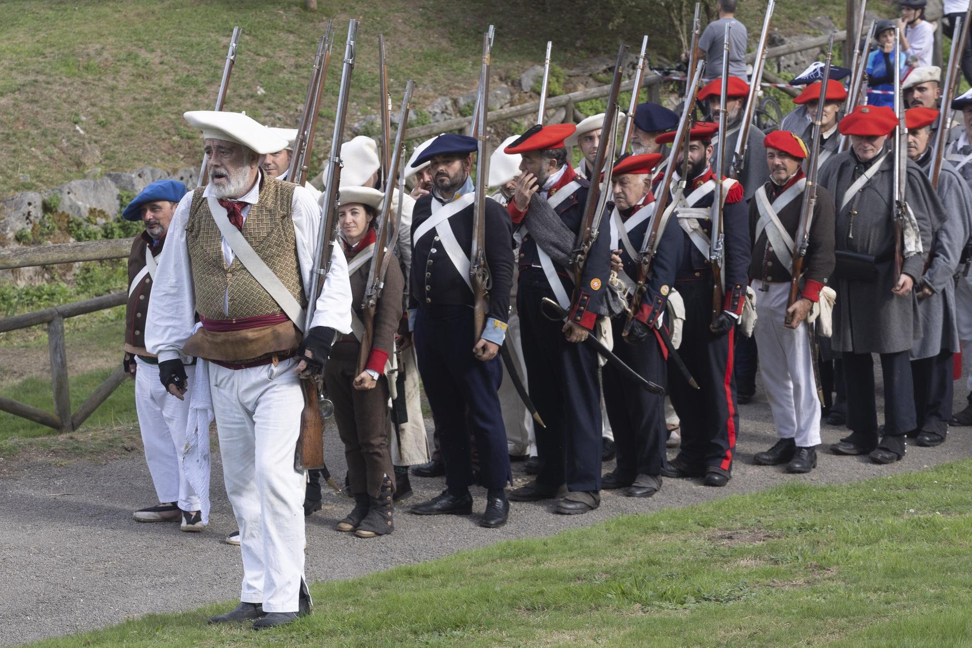 EN IMÁGENES: Así fue la recreación de la batalla del Desarme, en Oviedo