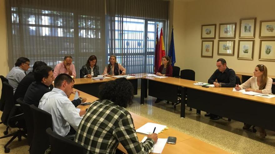 Un momento de la constitución de la Mesa de Sanidad Vegetal.