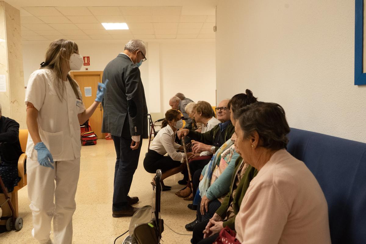 GALERÍA | La cuarta dosis contra el COVID en la residencia de Puerta Nueva (Zamora), en imágenes