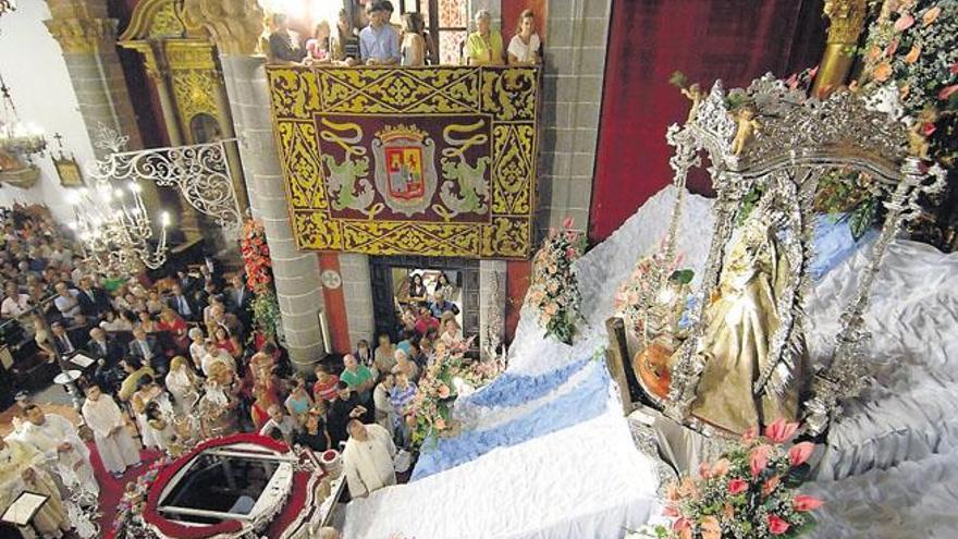 La Virgen baja por segunda vez