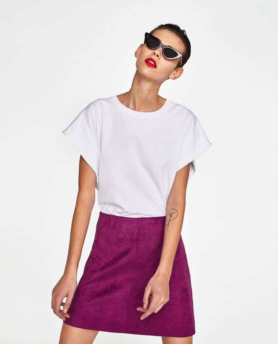 Falda color berenjena de Zara (Precio: 7,99 euros)