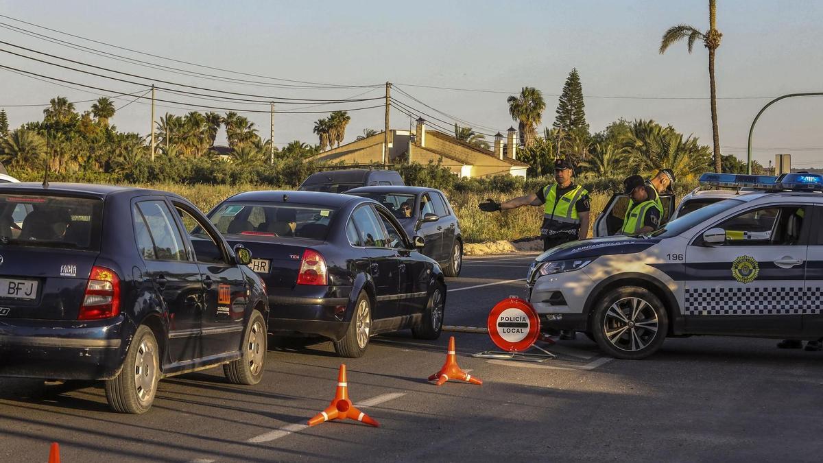 Un control de la Policía Local de Elche