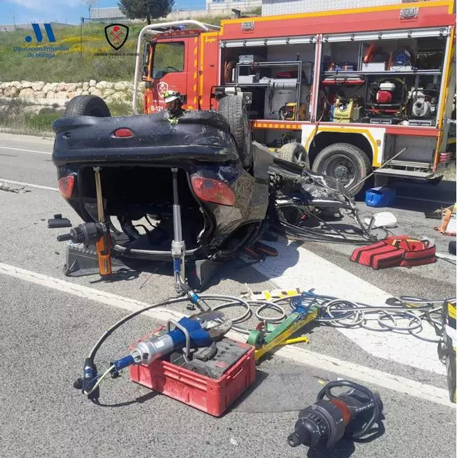 Dos jóvenes heridos en un accidente de tráfico en Casabermeja
