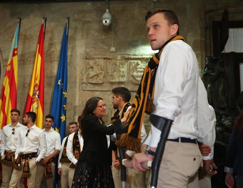 Así han sido las celebraciones del Valencia CF en la Basílica, Generalitat y ayuntamiento