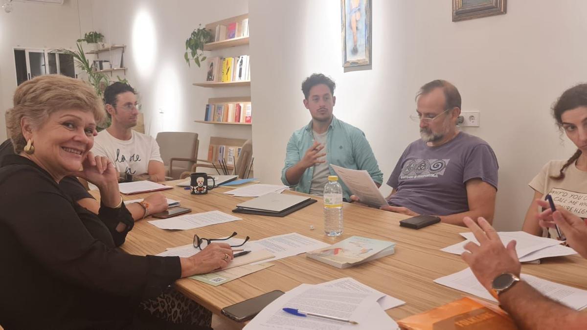 Imagen de un taller de escritura creativa en la Escuela de Escritores de Alicante