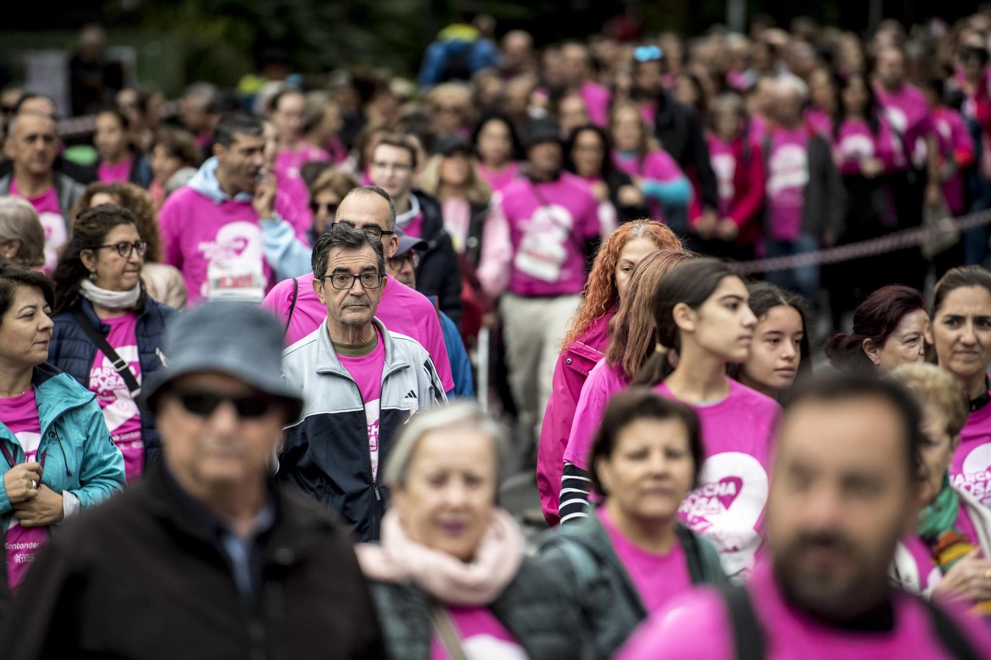 GALERÍA | Así fue la Marcha Rosa contra el cáncer en Cáceres