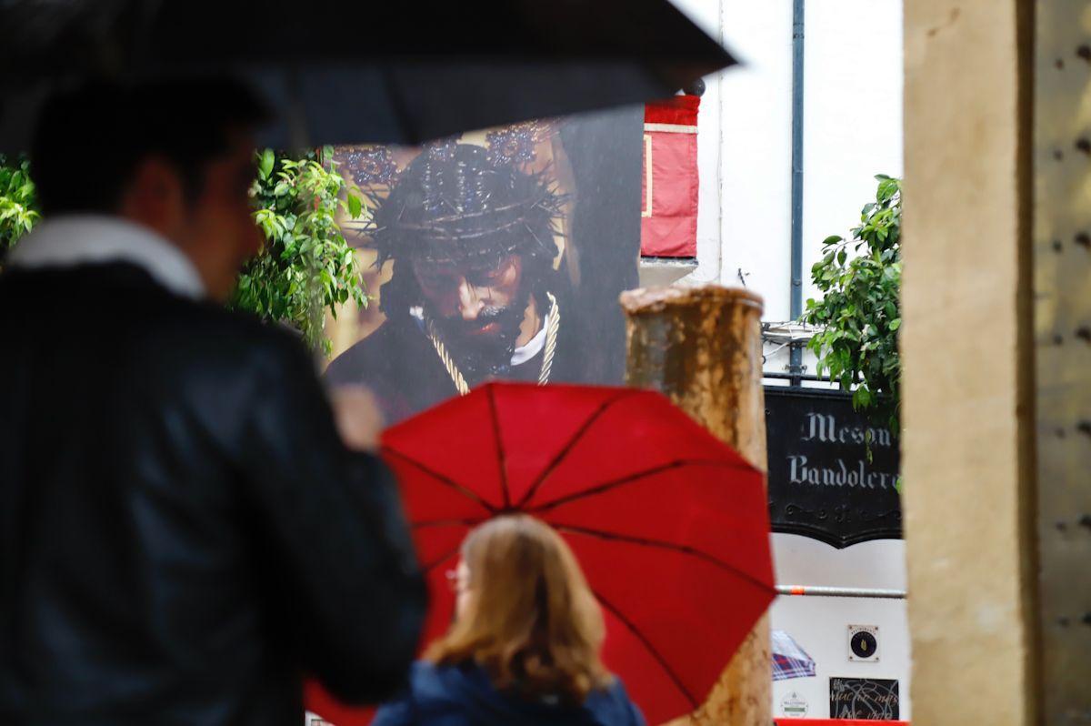 Jornada de lluvia durante la Semana Santa de Córdoba.