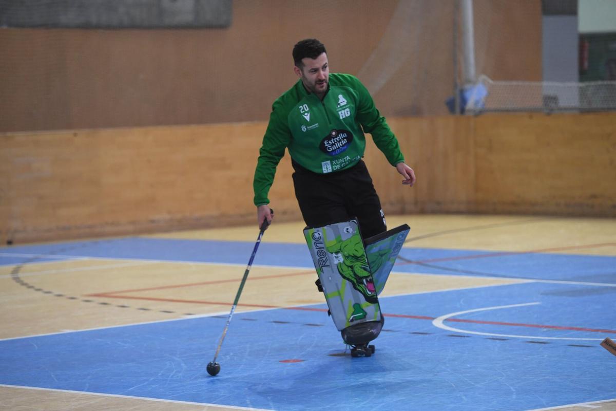 Blai Roca patina durante un entrenamiento del Liceo.