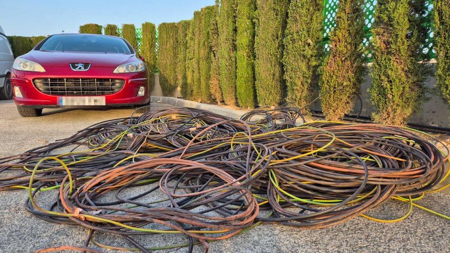 Tres detenidos en Lorca por robar cables del alumbrado público