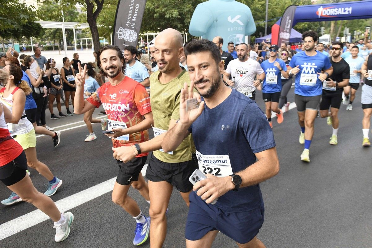 La carrera y marcha Solidaria Asteamur, en imágenes