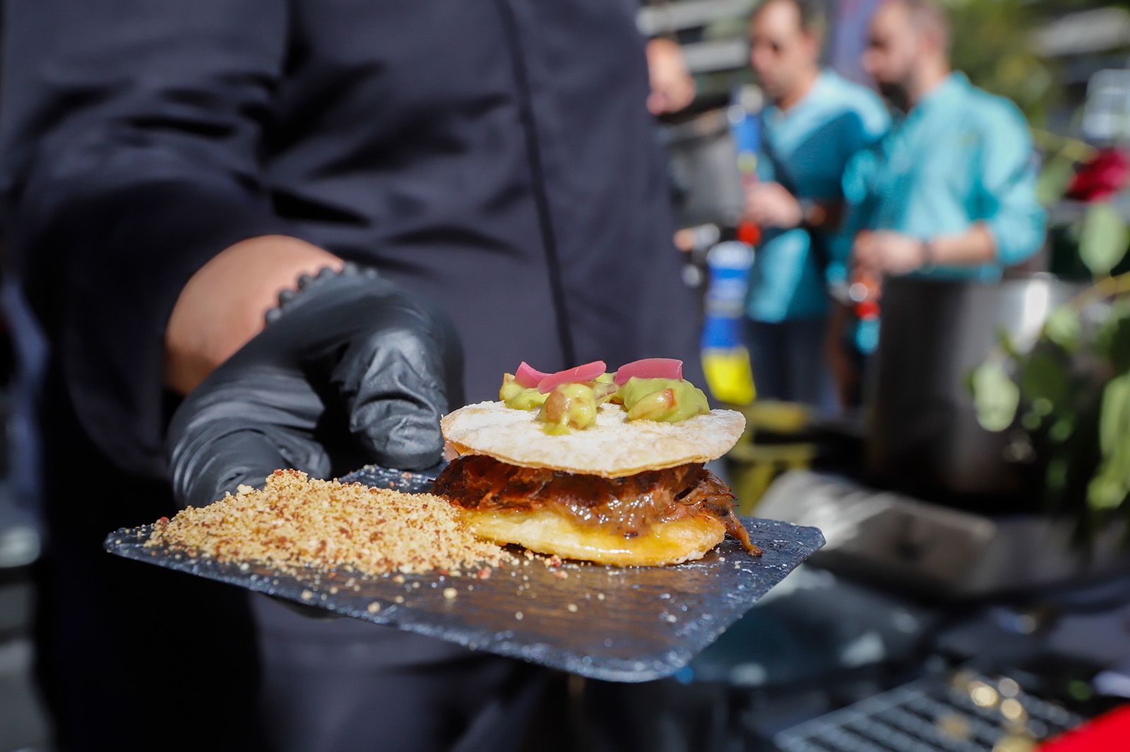 Califato in the Street vuelve a llenar de gastronomía el Paseo de la Victoria