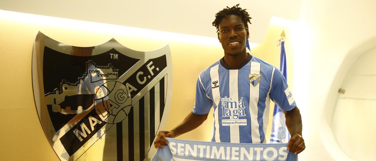 CONFIRMED: Spanish outfit Malaga CF announce the signing of Ghana defender Lumor Agbenyenu