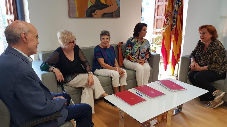 Gloria Calero tramita la petición de Reparación para tres víctimas de la represión franquista en València