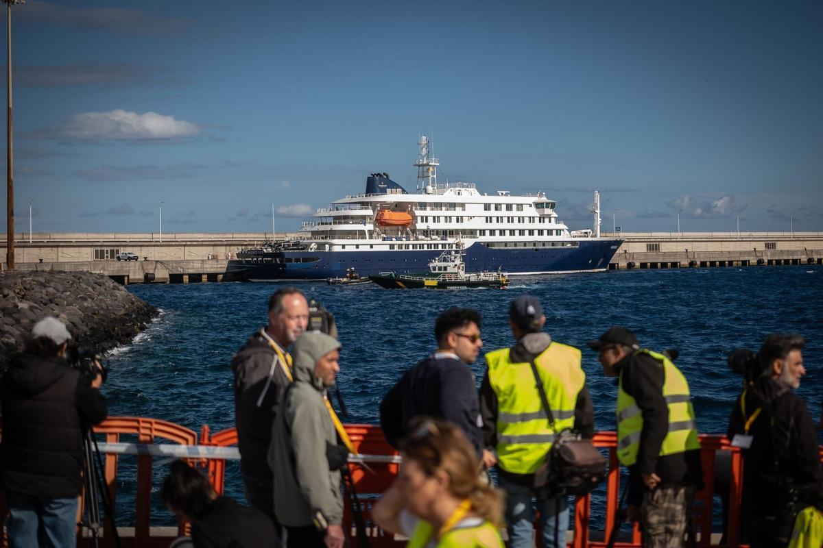 Operativa para desembarcar a los pasajeros del 'Hondius' en Tenerife