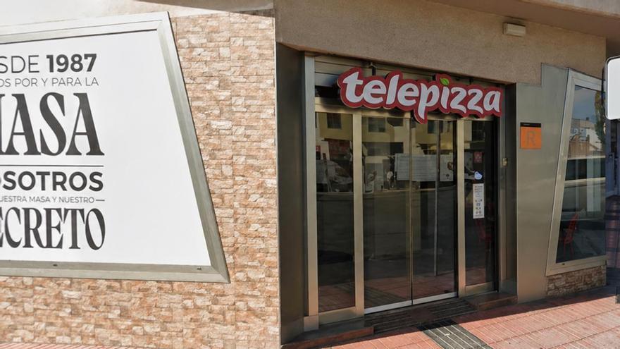Robo de madrugada en Telde: asaltan un Telepizza tras reventar la cristalera