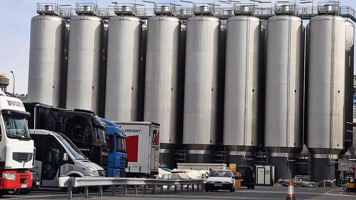 Sede de Estrella Galicia, en el polígono de Agrela. |   // VÍCTOR ECHAVE