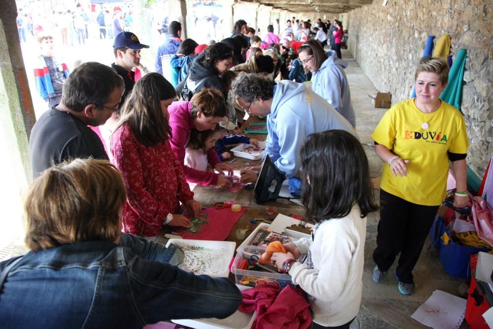 La 28º edición de la Romaría do Rapaz en Silleda congregó ayer a cientos de niños.