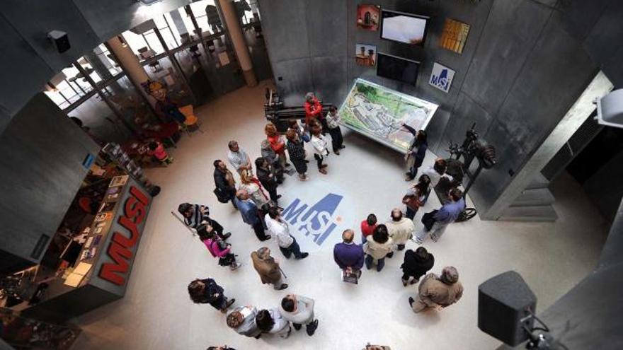 Visitantes en el MUSI, durante la jornada de puertas abiertas del año pasado.