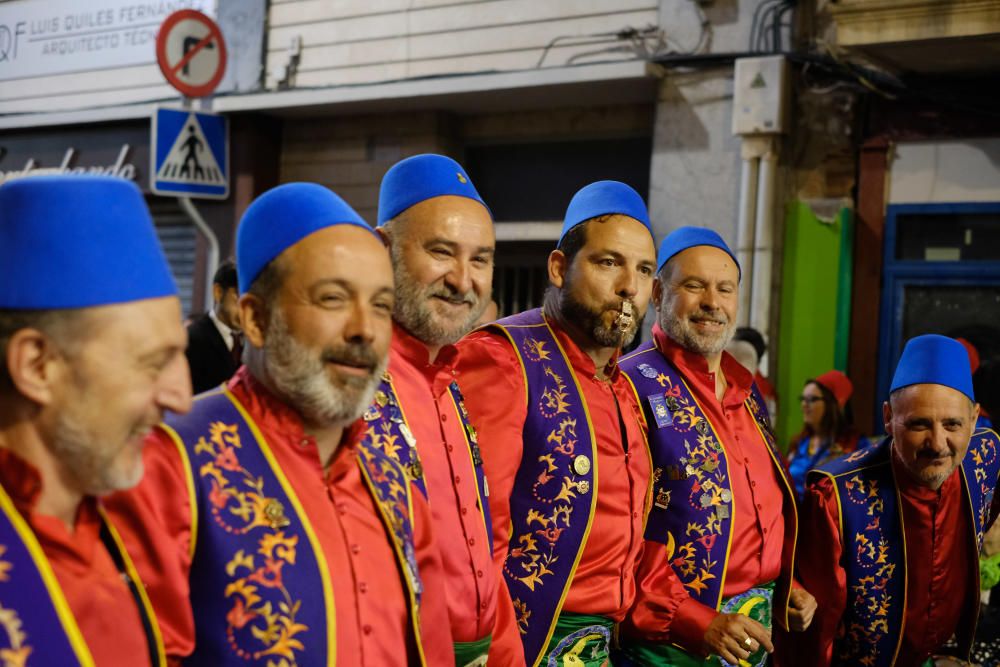 Entusiasmo y júbilo en el esperado desfile de la Retreta de Elda