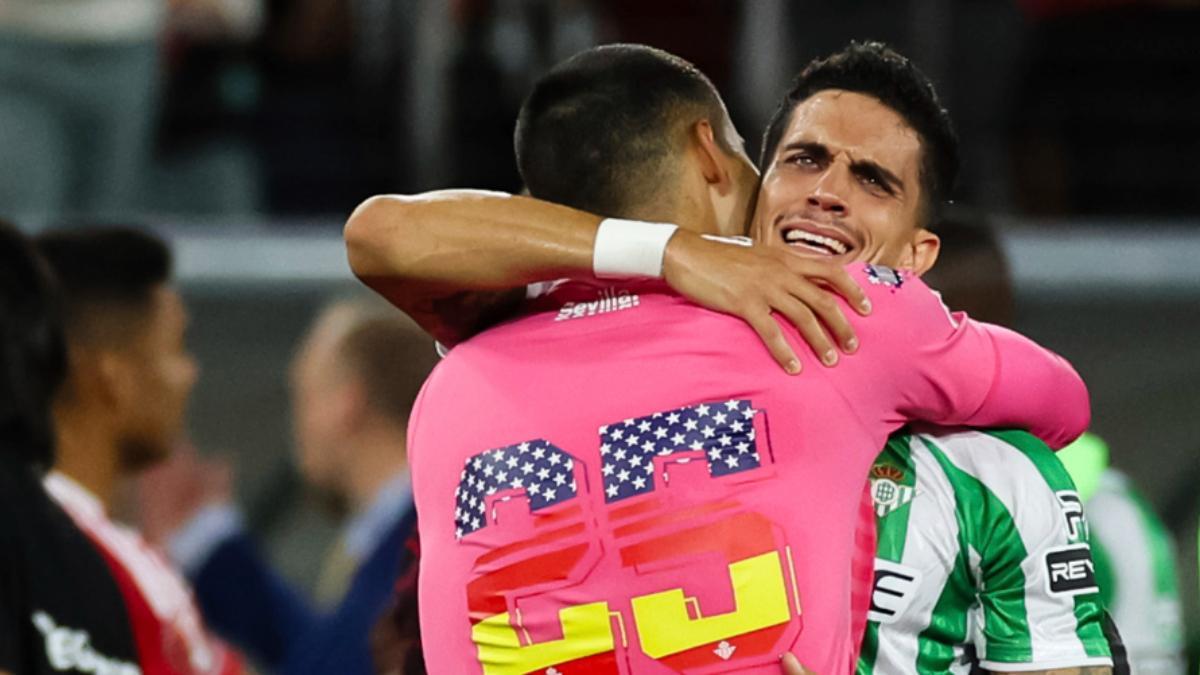 Marc Bartra emocionado tras finalizar el encuentro