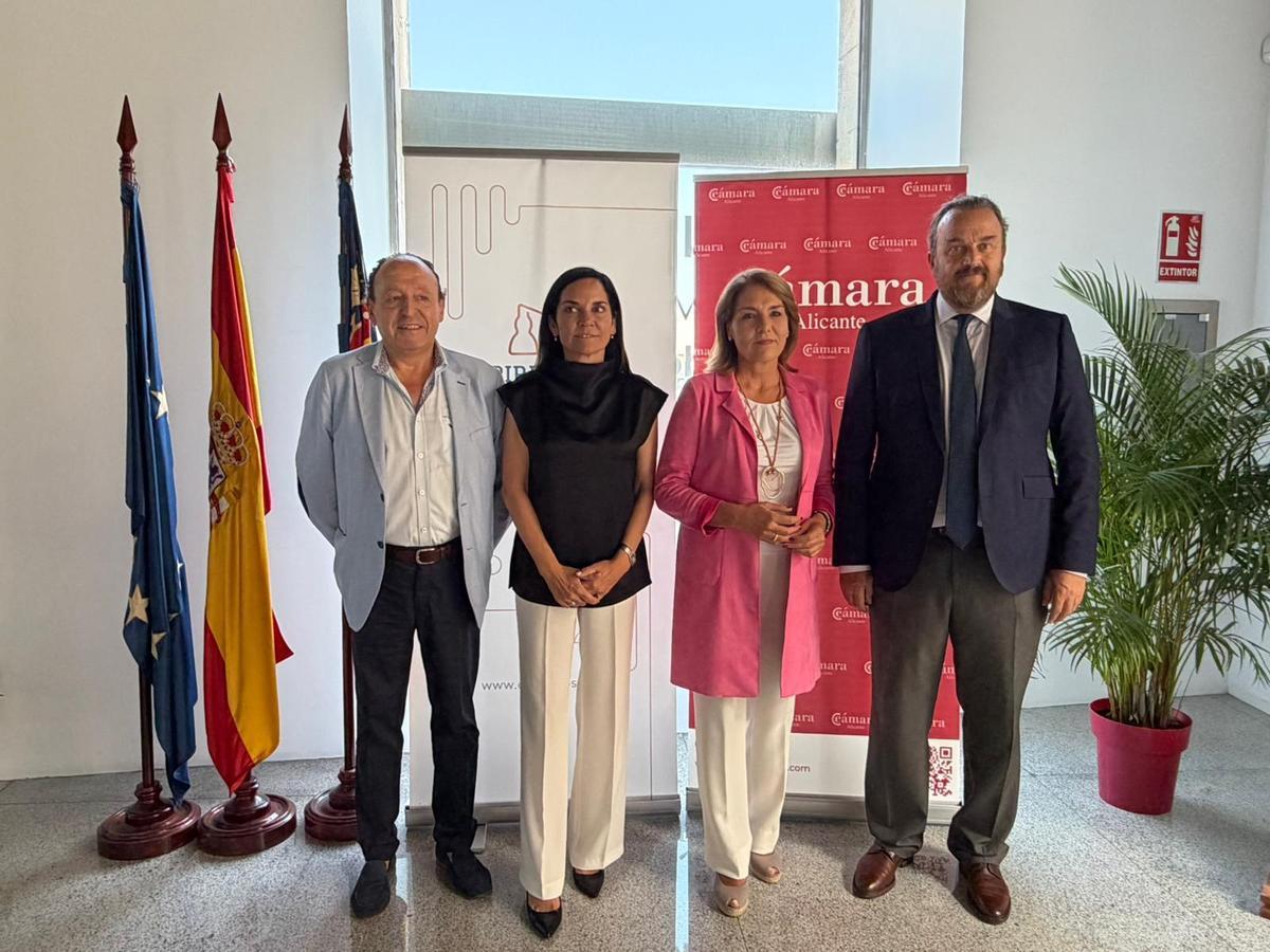 Vicente Lillo, Susana Camarero, Eva Miñano y Torremocho, en la apertura del congreso de bebidas espirituosas.