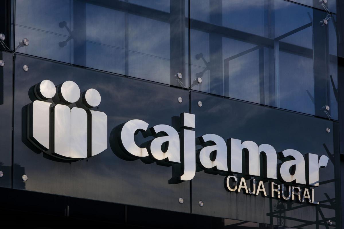 Sede de Cajamar en Almería