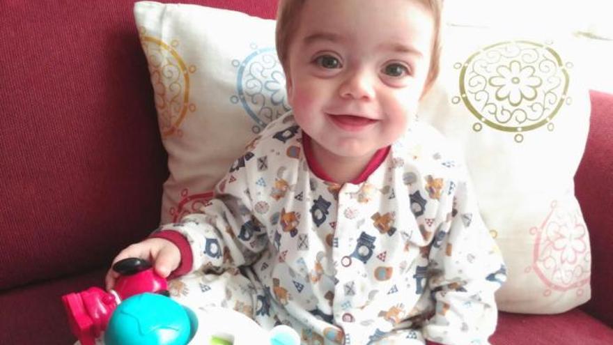 El pequeño Rubén, de 14 meses y que necesita urgentemente un trasplante de médula
