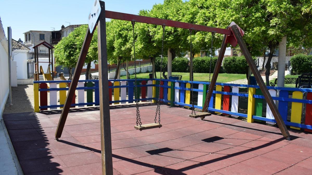 El Ayuntamiento de Almodóvar ordena el cierre de todos los parques, incluido el periurbano