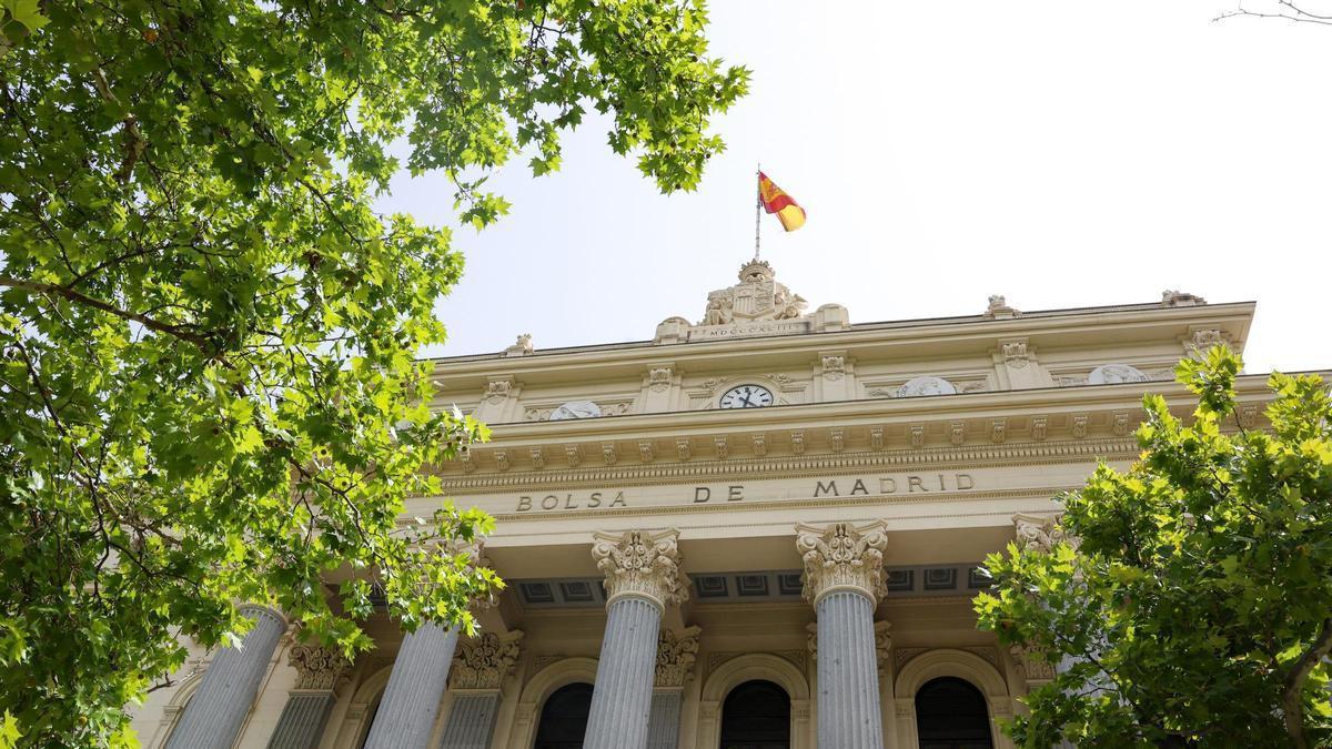 RESULTADOS BOLSA ESPAÑOLA | El Ibex 35 sube un 0,2% y retiene los 19.000 puntos, con el petróleo cayendo a 101 dólares