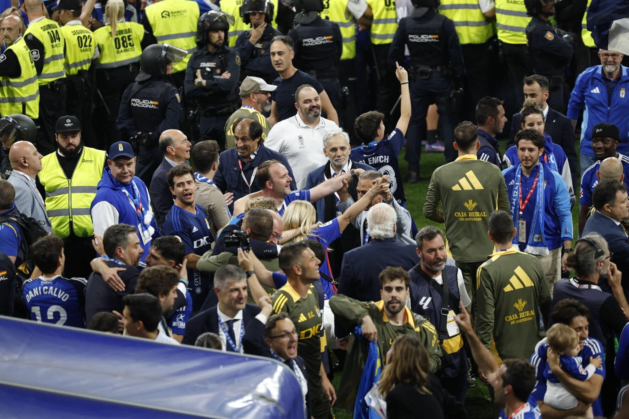 Así se vivió en el Carlos Tartiere la noche del ascenso del Oviedo a Primera División 24 años después