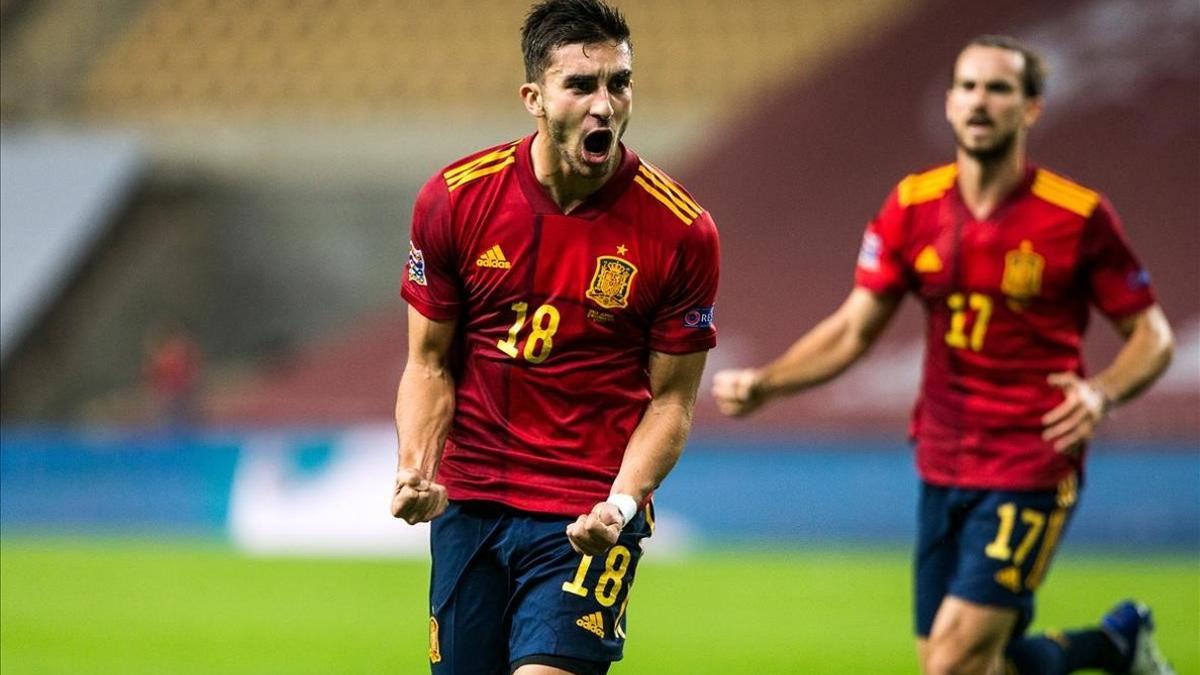 Ferran Torres celebra uno de sus tres goles en el partido frente a Alemania