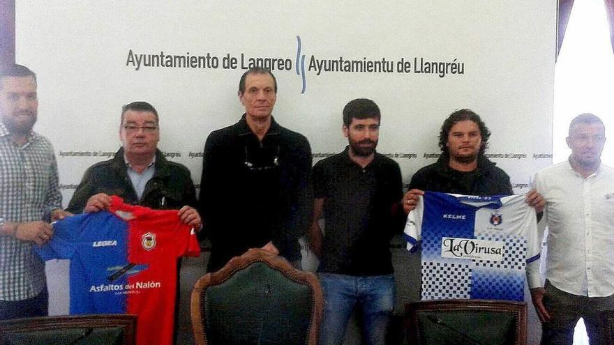 De izquierda a derecha Hernán, Víctor Fernández-Miranda, Jesús Sánchez, Alberto Caveda, Vicente Díaz y Chuchi Collado, durante el acto.