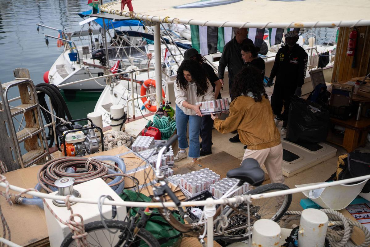 Una nueva flotilla con más de setenta embarcaciones y un millar de participantes se prepara para poner rumbo a Gaza, y el puerto de Barcelona se llena de actividades para apoyar la iniciativa. Foto de Zowy Voeten